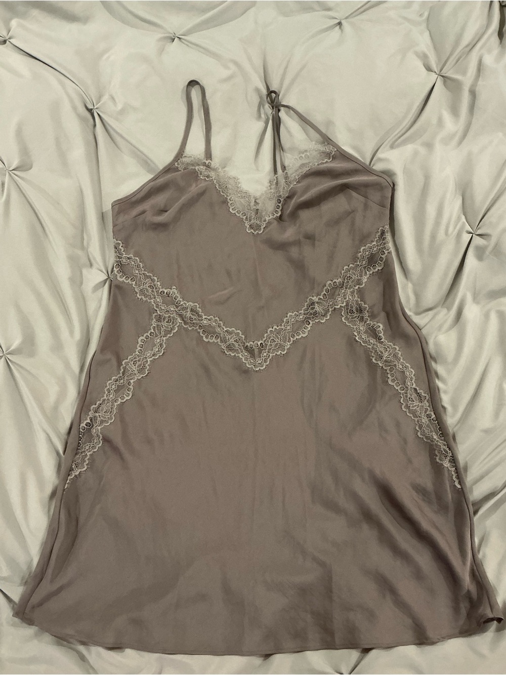 EUC Womens Victoria Secret taupe/Gray Satin Nightie/Slip - Size XL